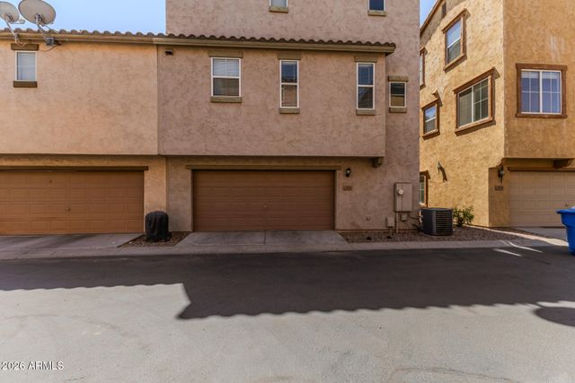 2026 N 78TH Glen, Phoenix, AZ 85035