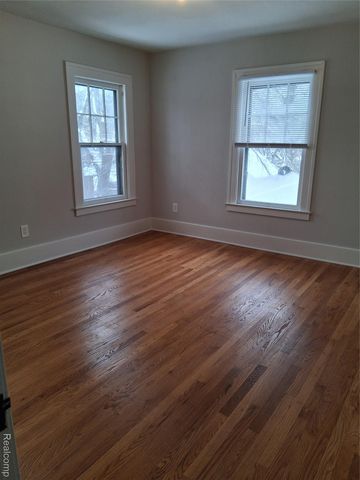 160 Chippewa Road, Pontiac, MI 48341