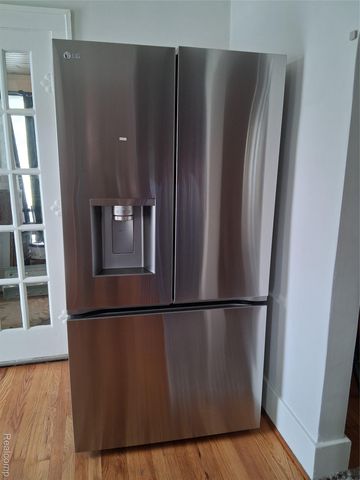 160 Chippewa Road, Pontiac, MI 48341