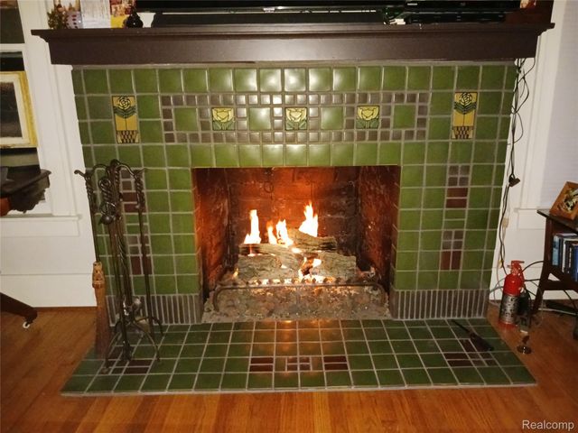 160 Chippewa Road, Pontiac, MI 48341