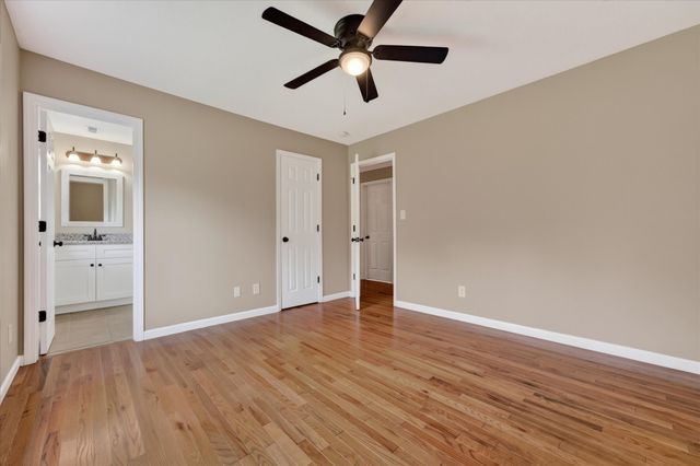 204 Ruf Dr, Oak Grove, KY 42262