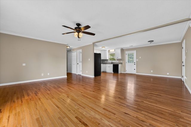 204 Ruf Dr, Oak Grove, KY 42262