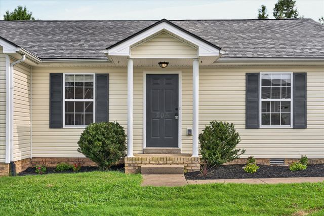 204 Ruf Dr, Oak Grove, KY 42262