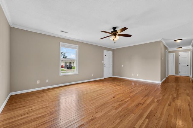 204 Ruf Dr, Oak Grove, KY 42262