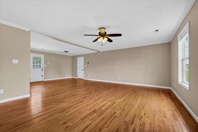 204 Ruf Dr, Oak Grove, KY 42262