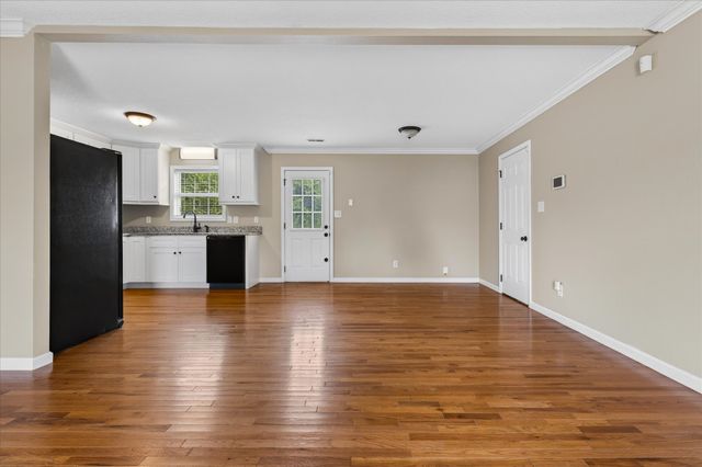 204 Ruf Dr, Oak Grove, KY 42262