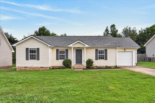 204 Ruf Dr, Oak Grove, KY 42262