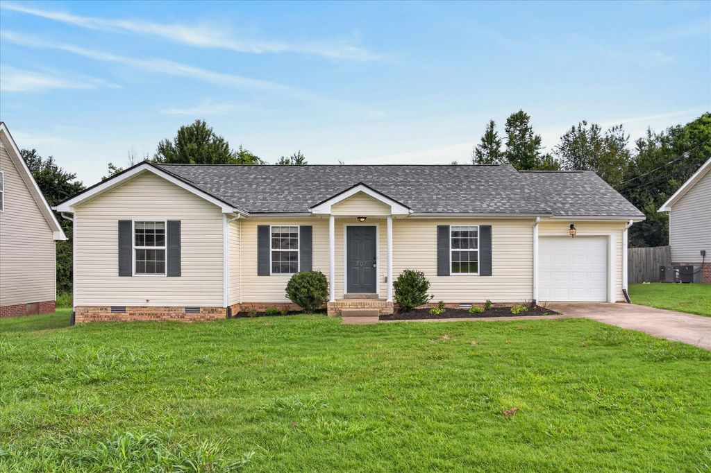 204 Ruf Dr, Oak Grove, KY 42262