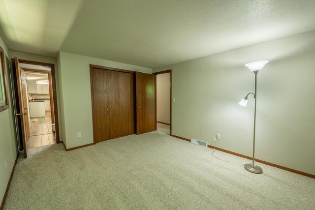 2421 Skyline DRIVE, West Bend, WI 53090