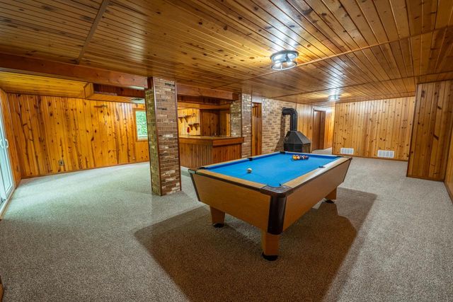 2421 Skyline DRIVE, West Bend, WI 53090