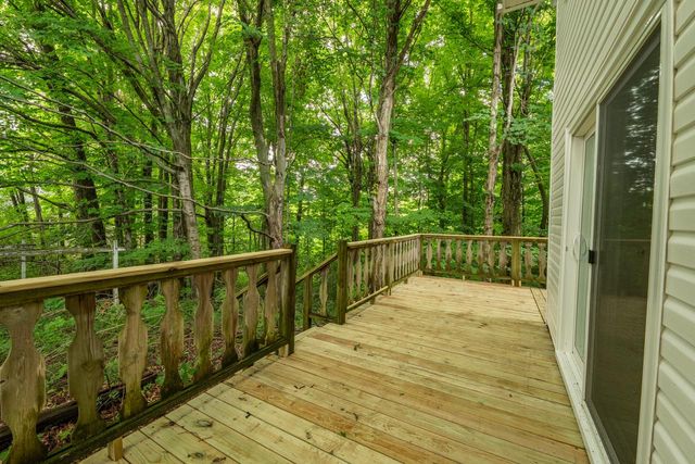 2421 Skyline DRIVE, West Bend, WI 53090