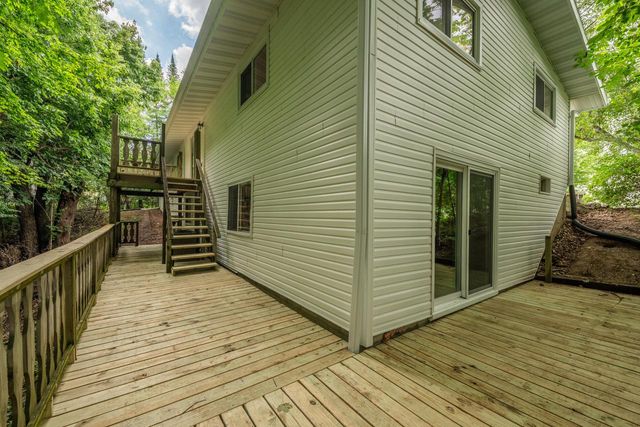 2421 Skyline DRIVE, West Bend, WI 53090