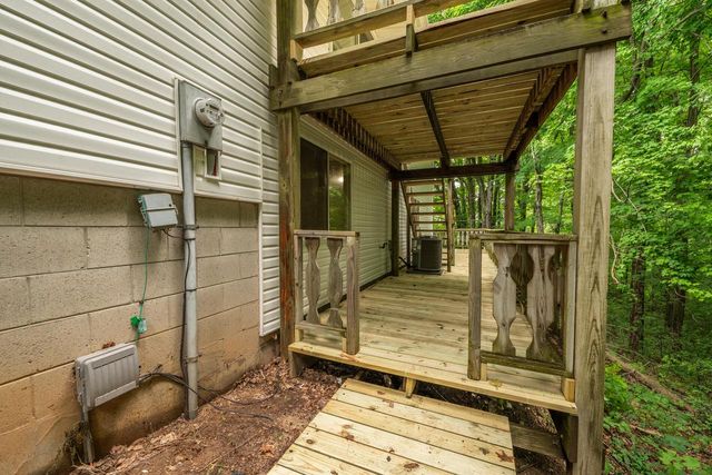 2421 Skyline DRIVE, West Bend, WI 53090