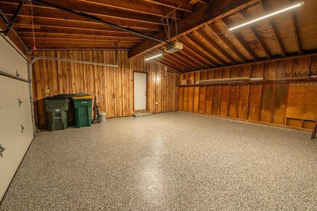 2421 Skyline DRIVE, West Bend, WI 53090