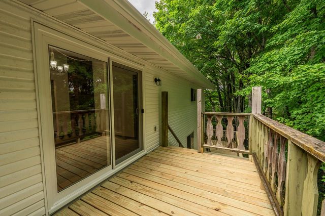 2421 Skyline DRIVE, West Bend, WI 53090