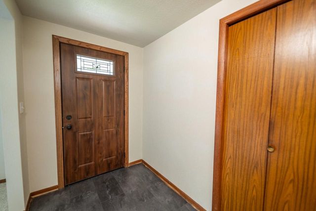 2421 Skyline DRIVE, West Bend, WI 53090