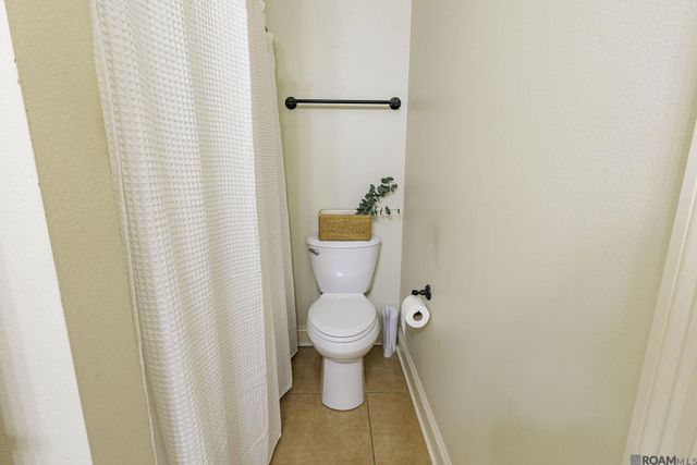 3101 Nicholson Lake Dr, Baton Rouge, LA 70810