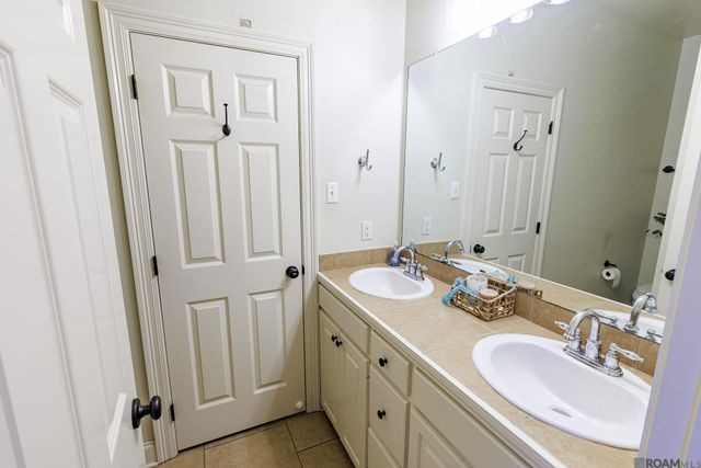 3101 Nicholson Lake Dr, Baton Rouge, LA 70810