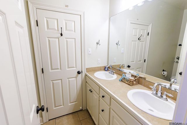 3101 Nicholson Lake Dr, Baton Rouge, LA 70810