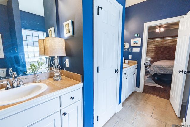 3101 Nicholson Lake Dr, Baton Rouge, LA 70810