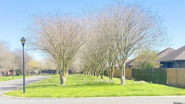 3101 Nicholson Lake Dr, Baton Rouge, LA 70810