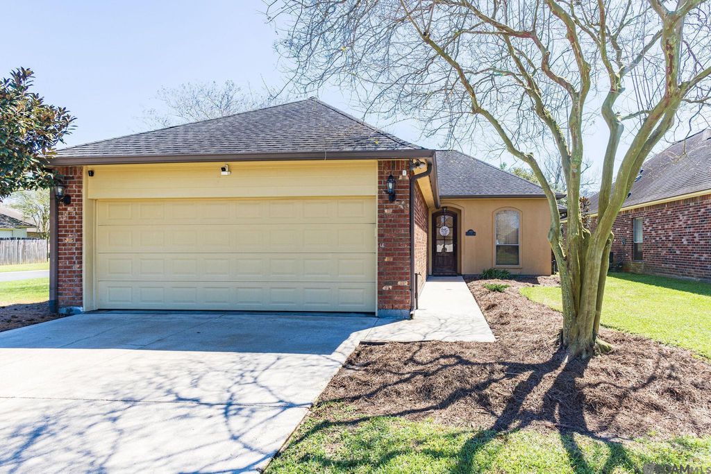 3101 Nicholson Lake Dr, Baton Rouge, LA 70810