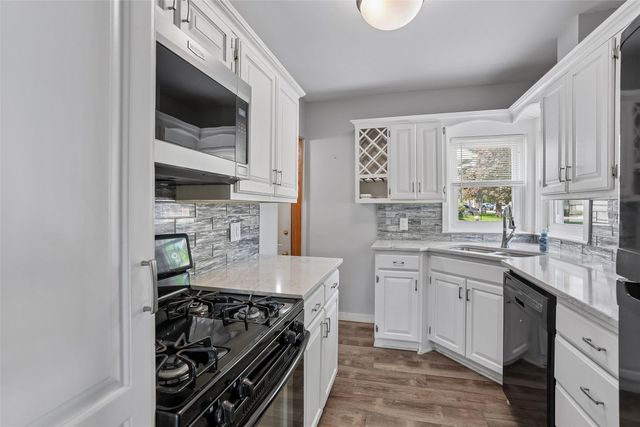 3700 37th Street, Des Moines, IA 50310