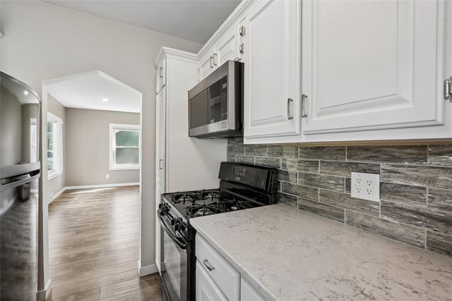 3700 37th Street, Des Moines, IA 50310