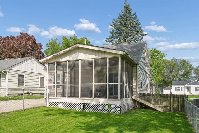 3700 37th Street, Des Moines, IA 50310