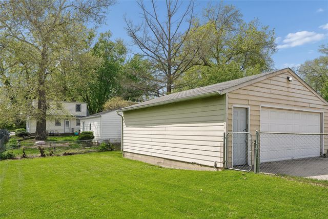 3700 37th Street, Des Moines, IA 50310