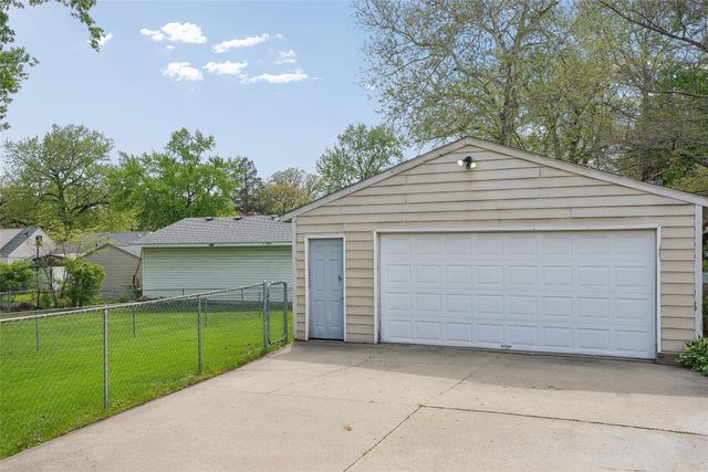 3700 37th Street, Des Moines, IA 50310