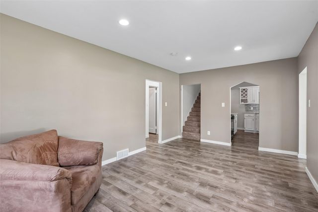 3700 37th Street, Des Moines, IA 50310