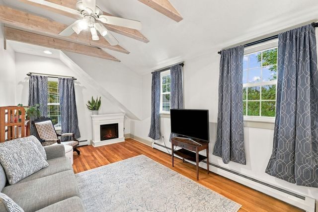 43 Hawkes Street 3, Marblehead, MA 01945