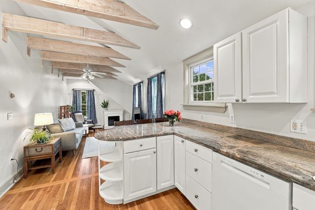 43 Hawkes Street 3, Marblehead, MA 01945