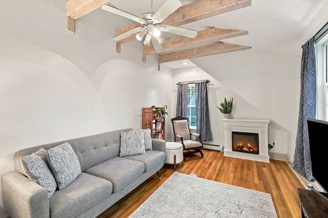 43 Hawkes Street 3, Marblehead, MA 01945