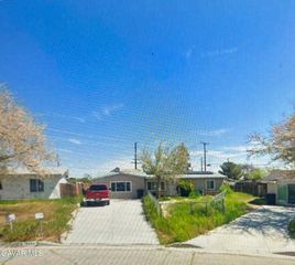 15992 Lawrence Drive, Mojave, CA 93501