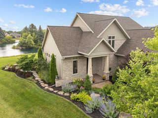 4803 N CANVASBACK CIRCLE, Appleton, WI 54913