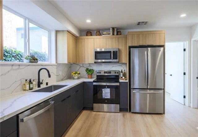 2012 Dunsmuir Avenue B, Los Angeles, CA 90016