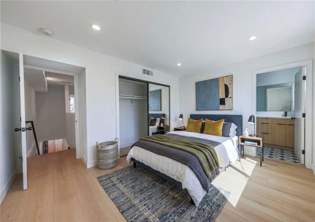 2012 Dunsmuir Avenue B, Los Angeles, CA 90016