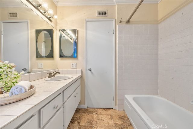 3160 E Palm 56, Fullerton, CA 92831