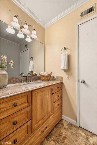 3160 E Palm 56, Fullerton, CA 92831