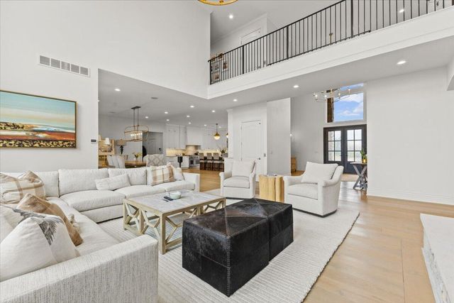 52960 Trailwood Drive, South Lyon, MI 48178