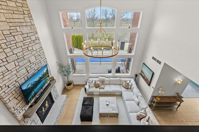 52960 Trailwood Drive, South Lyon, MI 48178