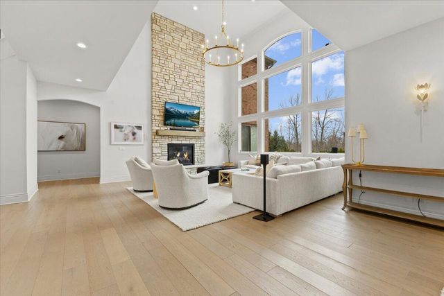 52960 Trailwood Drive, South Lyon, MI 48178