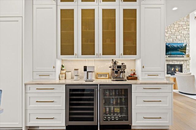 52960 Trailwood Drive, South Lyon, MI 48178