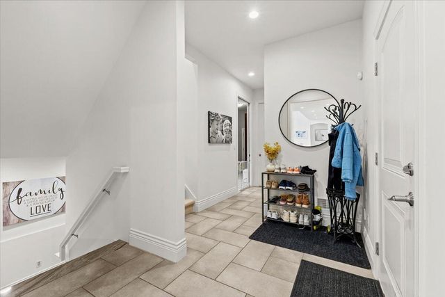 52960 Trailwood Drive, South Lyon, MI 48178