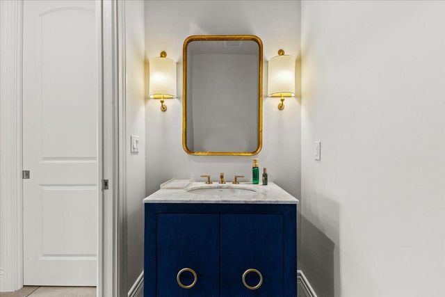 52960 Trailwood Drive, South Lyon, MI 48178