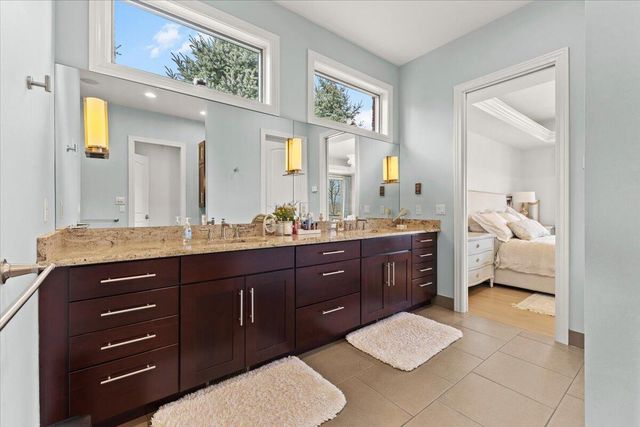 52960 Trailwood Drive, South Lyon, MI 48178