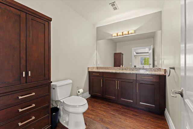 52960 Trailwood Drive, South Lyon, MI 48178