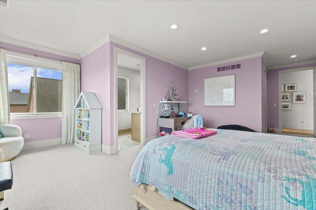 52960 Trailwood Drive, South Lyon, MI 48178